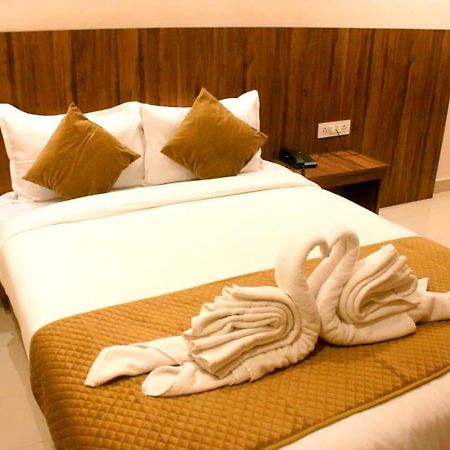 Hotel Sakura Inn Hosūr 外观 照片