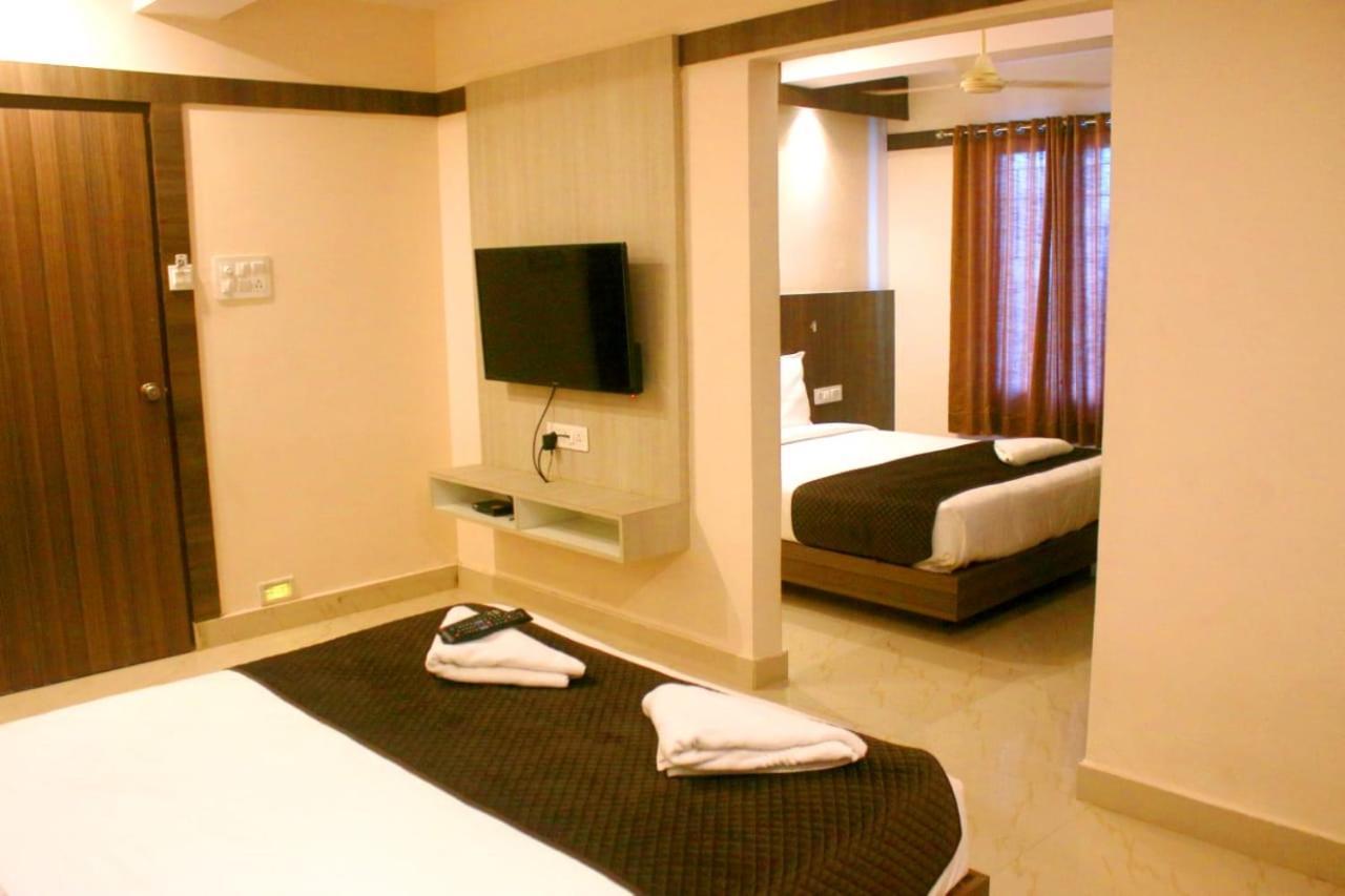 Hotel Sakura Inn Hosūr 外观 照片