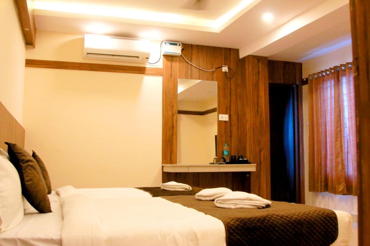 Hotel Sakura Inn Hosūr 外观 照片