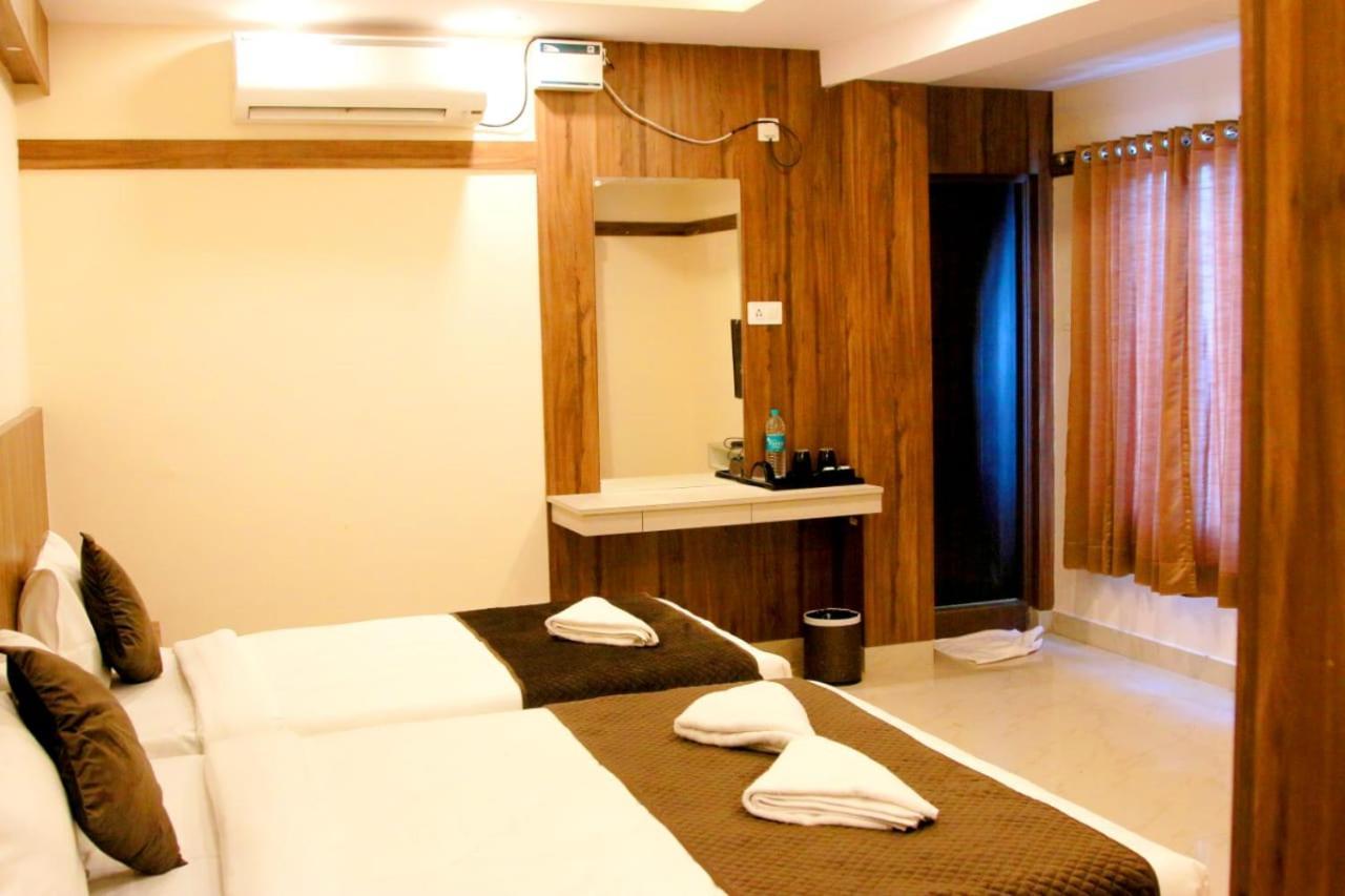 Hotel Sakura Inn Hosūr 外观 照片