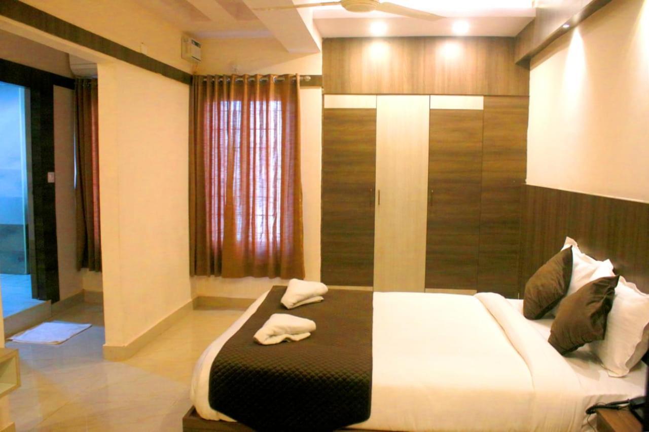 Hotel Sakura Inn Hosūr 外观 照片
