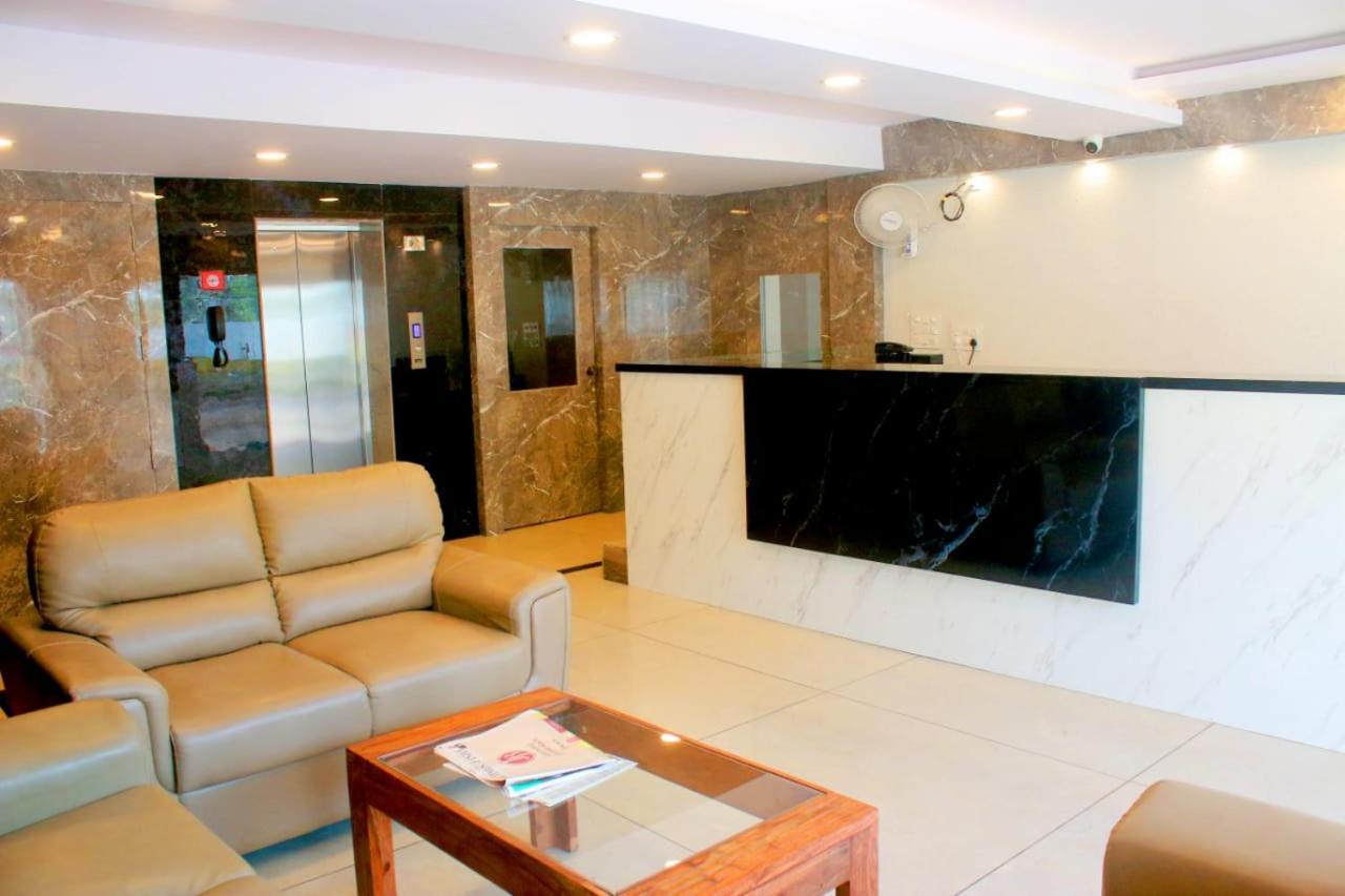 Hotel Sakura Inn Hosūr 外观 照片
