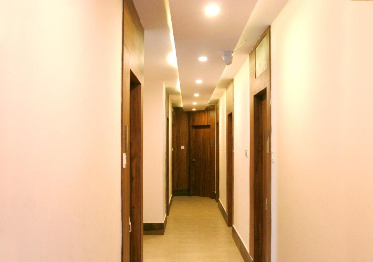 Hotel Sakura Inn Hosūr 外观 照片